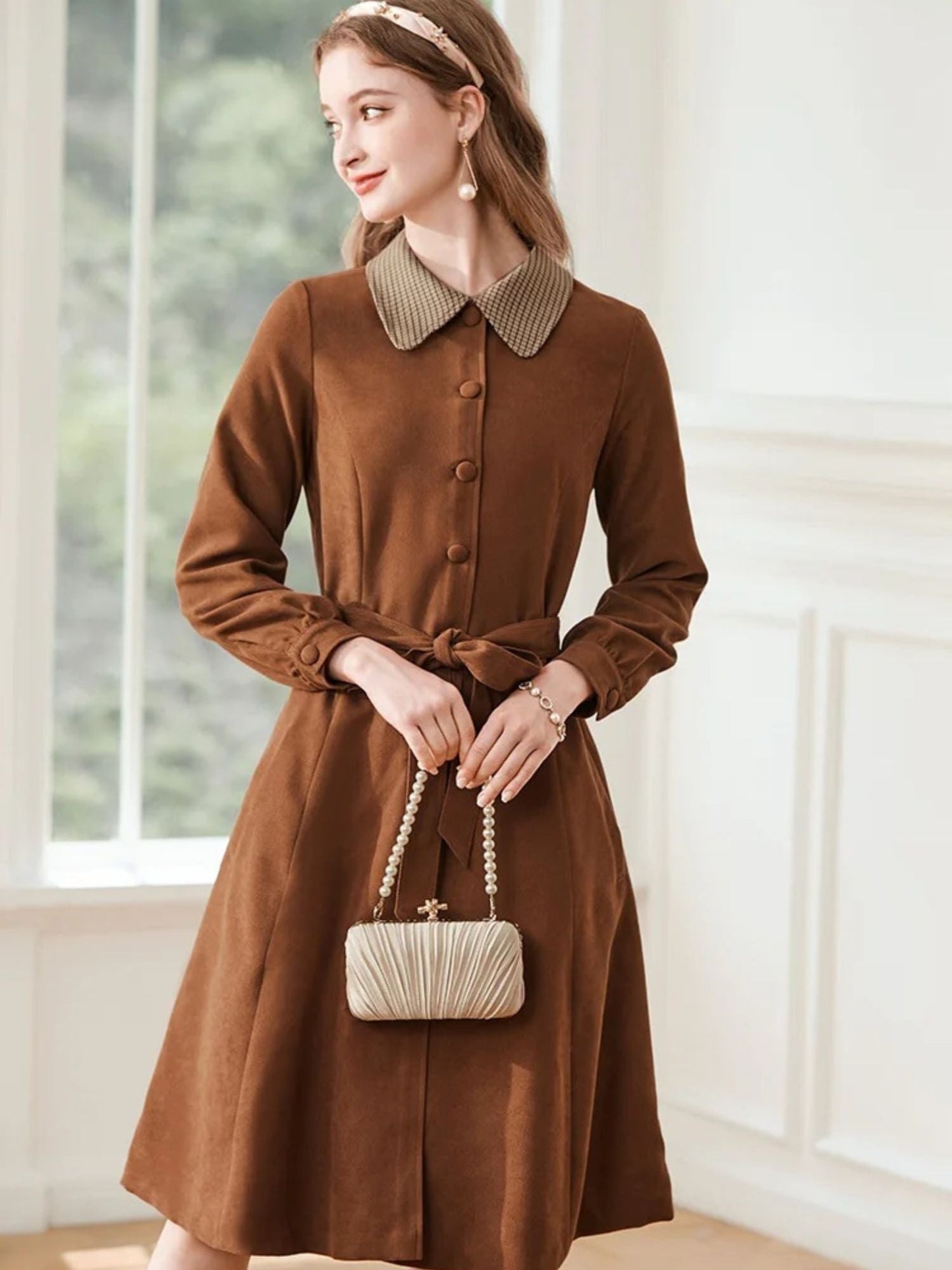 Dress with Collar and Tie Waist